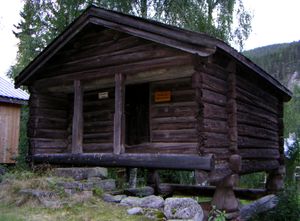 Stabbur Hølerseterbrøtin, Bagn Bygdesamling.JPG