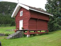 Dette stabburet er frå nabogarden til det Vrå Torgeir budde på. Foto 2016. I 2017 på Søgard Vrå.