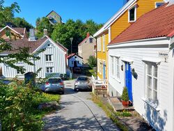 Stabbursgata, nr. 2 til høgre. Foto: Pål Giørtz (2026).