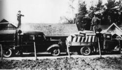 Staking av knottgenerator på rutebil og lastebil under andre verdenskrig.