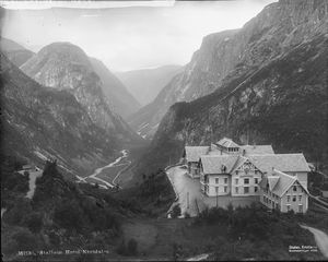 Stalheim Hotel Nærødalen - NB MS G4 0123.jpg