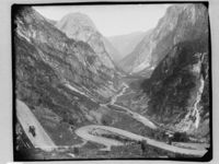 136. Stalheimsklevene med Nærødalen - NB MS G4 0124.jpg