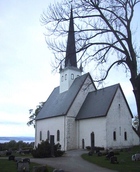 Fil:Stange kirke.JPG
