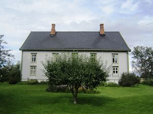 Stange prestegård.jpg