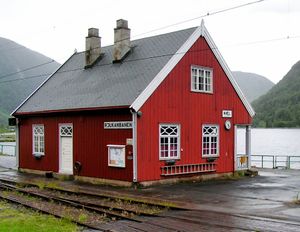 Stationsgebaeude Mæl 2004 SRS.jpg