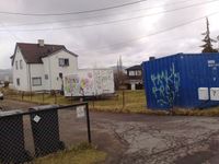 Eplehagefortetting forberedes. Brakke og konteiner på plass (2012).