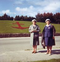 2. Steinkjerdamer i Stavanger.jpg