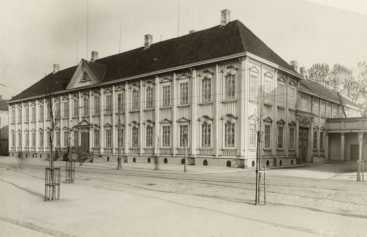 Stiftsgården (Trondheim) lokalhistoriewiki.no