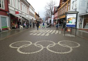 Storgata Lillehammer med OL-ringene 2014.JPG