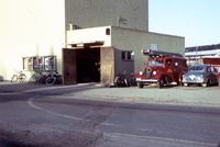 Strømmen brannstasjon som fra 1937 lå i et tilbyggg til Samfundsbygningen (den fikk navnet Folkets Hus fra 1960. Fotografert i 1964.