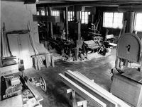 Strømmens Bygningssnekkeri, verkstedets første etasje 1974. Foto Håkon Suphammer.