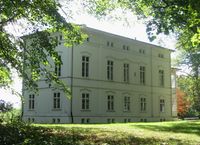 Hovedbygningen på Strømsborg på Bygdøy fra ca. 1860 har elementer fra både senempire og sveitserstil.