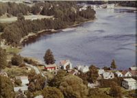 442. Sundbakken med Hellefossen - WF163.jpg