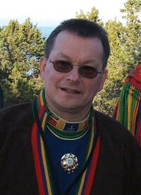 Sven-Roald Nystø f. 1956 Sametinget, NSR, 2015 Public Domain.jpg