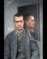 Harald Andreas Svendsen. Forbryterportrett 1897 fra Kristiania politikammer. Løslatelsetidspunkt etter en 2 års straff ved botsfengslet. Harald dør noen måneder etter bildet er tatt. Foto: Digitalt fargelagt (originalbilde i digitalarkivet)