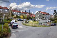 Horisontaldelte svenskehus i Karl Flods vei. Foto: Leif-Harald Ruud (2015)