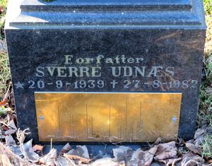 Sverre Udnæs gravminne.JPG
