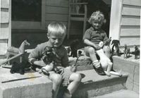 Sverre og Eirik Sivertsen, Niels Høeghs vei 32.