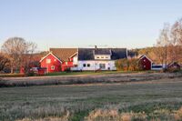 Ingulstad gård var i tidligere tider prestegård i Svinndal. Foto: Leif-Harald Ruud (2023).
