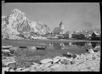 252. Svolvær, Vinter - no-nb digifoto 20151126 00038 NB MIT FNR 09863B.jpg