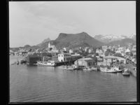 7. Svolvær - no-nb digifoto 20150126 00067 NB MIT FNR 21320.jpg