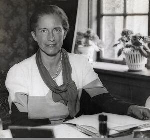 Sylvia Salvesen 1890–1973 portrett ukjent fotograf Oslo museum ca. 1930–1935 OB.F06401a.jpg