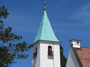 Tårn Bekkelaget kirke Oslo 2013.jpg