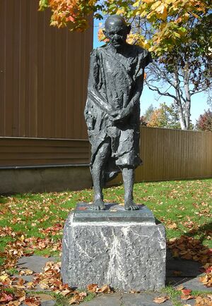 Tårnpetter statue.jpeg