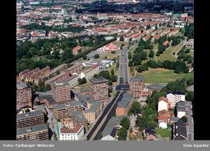 Tøyen flyfoto 1995 A-40202 Ua 0010 037.jpg