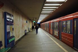 Stovner stasjon på Grorudbanen (1974). Foto: Roy Olsen (2007).