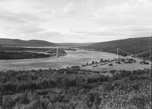 Tana bru. - no-nb digifoto 20150225 00095 NB MIT FNR 10881 B.jpg