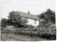 Tanglie på Lofterød i Nøtterøy. Edvard Ingebretsen bygde hus her i 1883 og det var i familiens eie til 1911. Ukjent fotograf