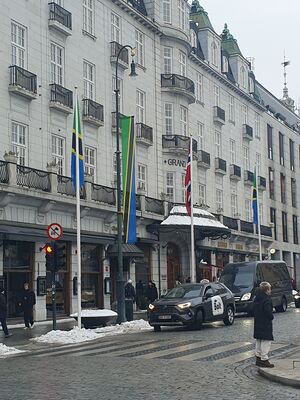 Tanzanias flagg Grand Hotel Oslo.jpg