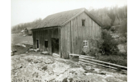 Stua ut mot gårdsplassen, før 1929 Foto: Norsk folkemuseum