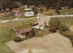 Teigen, Gamleveien (Fiskum) - WF350.jpg