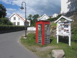 Telefonkiosk Drøbak 2014.JPG