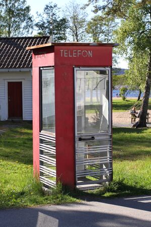 Telefonkiosk Hamresanden 2015.JPG