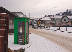 Telefonkiosk Kabelvåg 2023.JPG