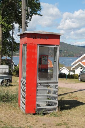 Telefonkiosk Rødtangen Hurum.JPG