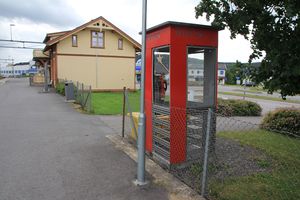 Telefonkiosk Skarnes stasjon 18.07.2015 14-36-18.JPG