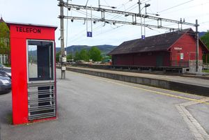 Telefonkiosk Vinstra stasjon.jpg