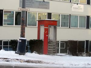 Telefonkiosk ved Sinsenveien Oslo 2014.jpg