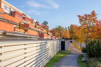 Terrassehus i Ravnåsveien. Foto: Leif-Harald Ruud (2014)