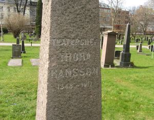 Thora Hansson gravminne Oslo.jpg