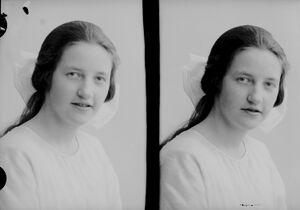 Thora Matheson 1906–1991 svart-hvitt bilde fotograf Peder O. Aune 21.03.1922 UBT-AU-28552 01.jpg