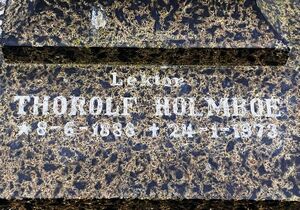 Thorolf Holmboe gravminne.jpg