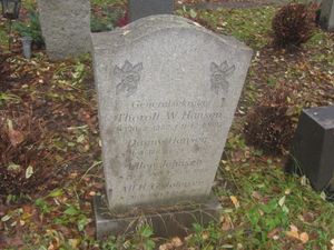 Thorolf Waldemar Hansen gravminne.jpg