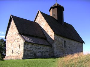 Tingelstad gamle kirke Gran.jpg