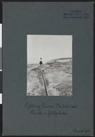 136. Tjølling, Rauer, Vasholmen. Rende i Fjeldplate - no-nb digifoto 20160317 00363 bldsa NGU0044.jpg