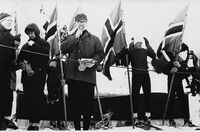 John Syversen overleverer bakken til STIF.